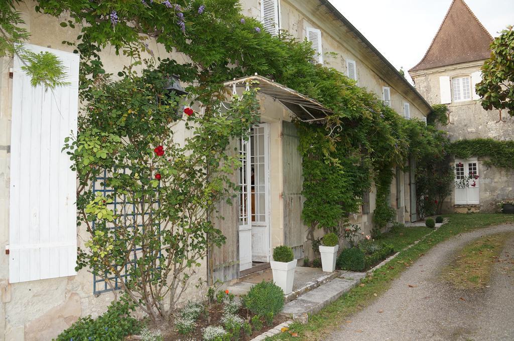Chateau De Puyrigaud Bed & Breakfast Léoville Екстериор снимка