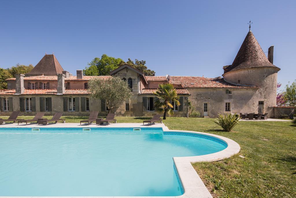 Chateau De Puyrigaud Bed & Breakfast Léoville Екстериор снимка