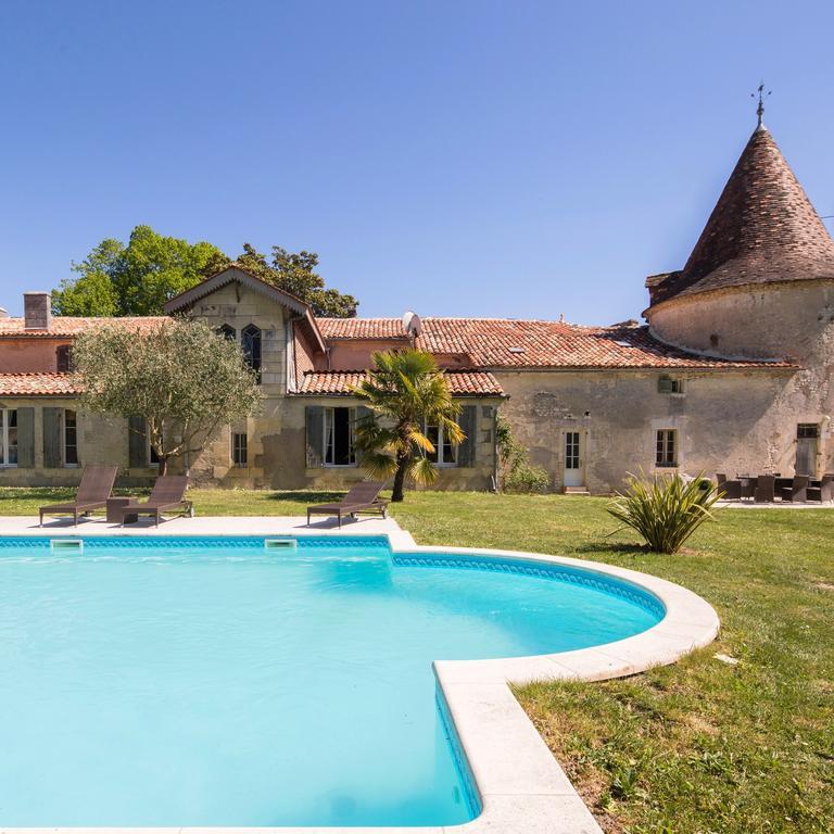 Chateau De Puyrigaud Bed & Breakfast Léoville Екстериор снимка