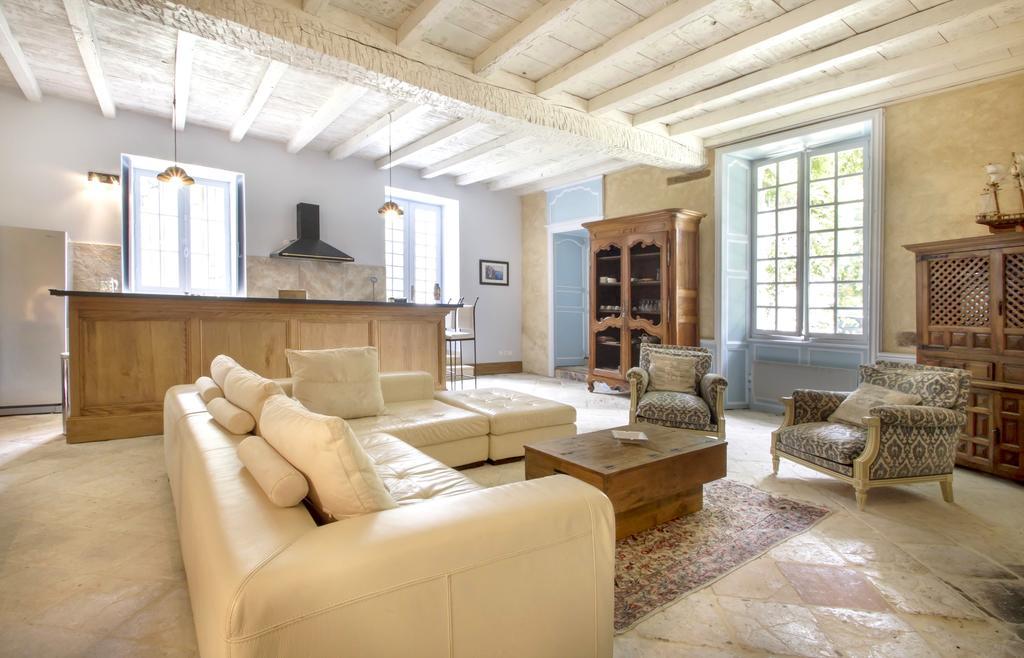 Chateau De Puyrigaud Bed & Breakfast Léoville Екстериор снимка