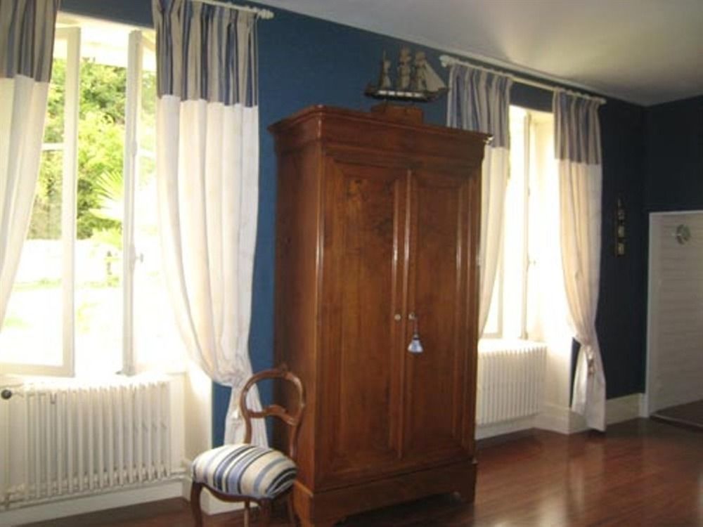 Chateau De Puyrigaud Bed & Breakfast Léoville Екстериор снимка